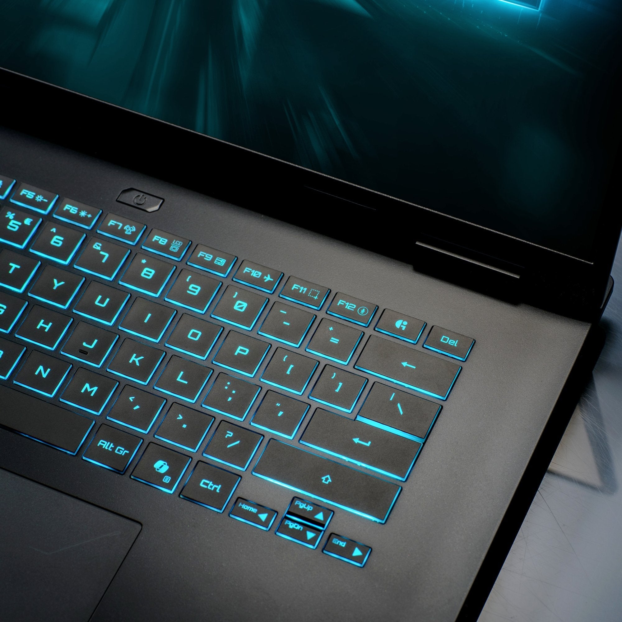 Portátil Gigabyte A16 Cwhi3es864sd I7-13620h  Rtx5070 32gb 1tb 16" Wuxga Freedos
