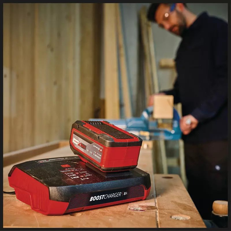Cargador Einhell Power-X-Boostcharger 8a ,  Negro/Rojo