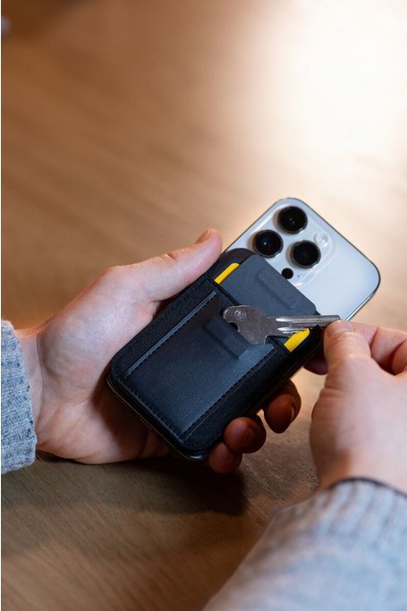 EAN 4024023038143 - TROIKA CCM25/BK accesorio para funda de teléfono móvil imagen 5