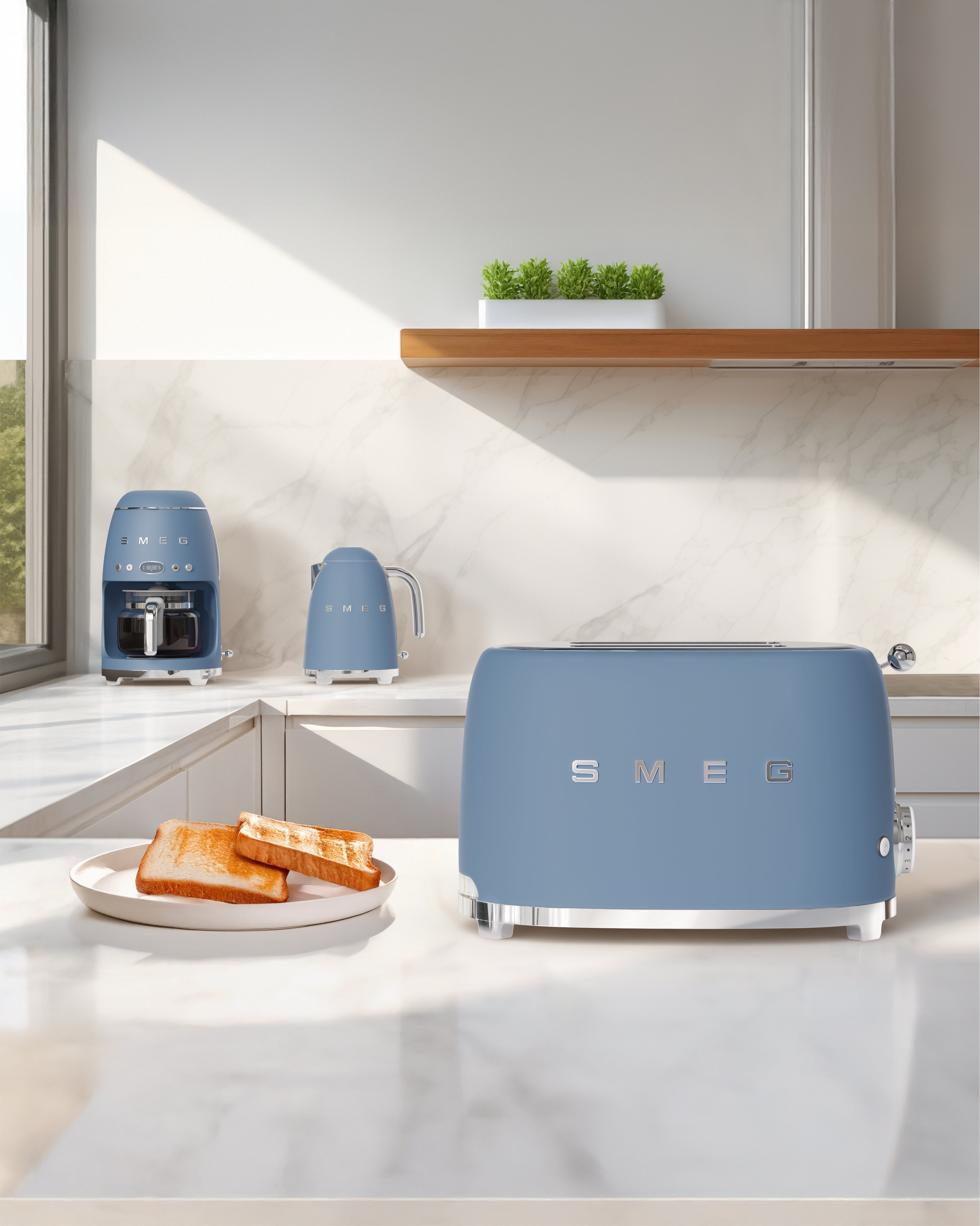 Hervidor Smeg 50´Style Tormenta Azul Klf03sbmeu