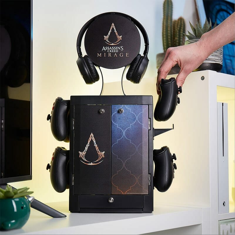 Soporte Para Accesorios De Taquilla Para Juegos Numskull - Assassin'S Creed