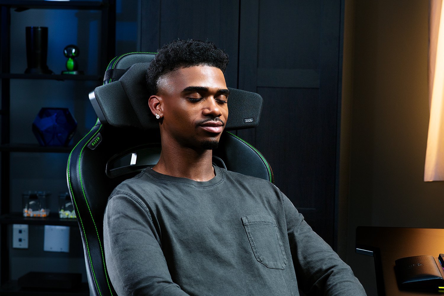 Razer Clio Head Cushion With Wireless Speaker