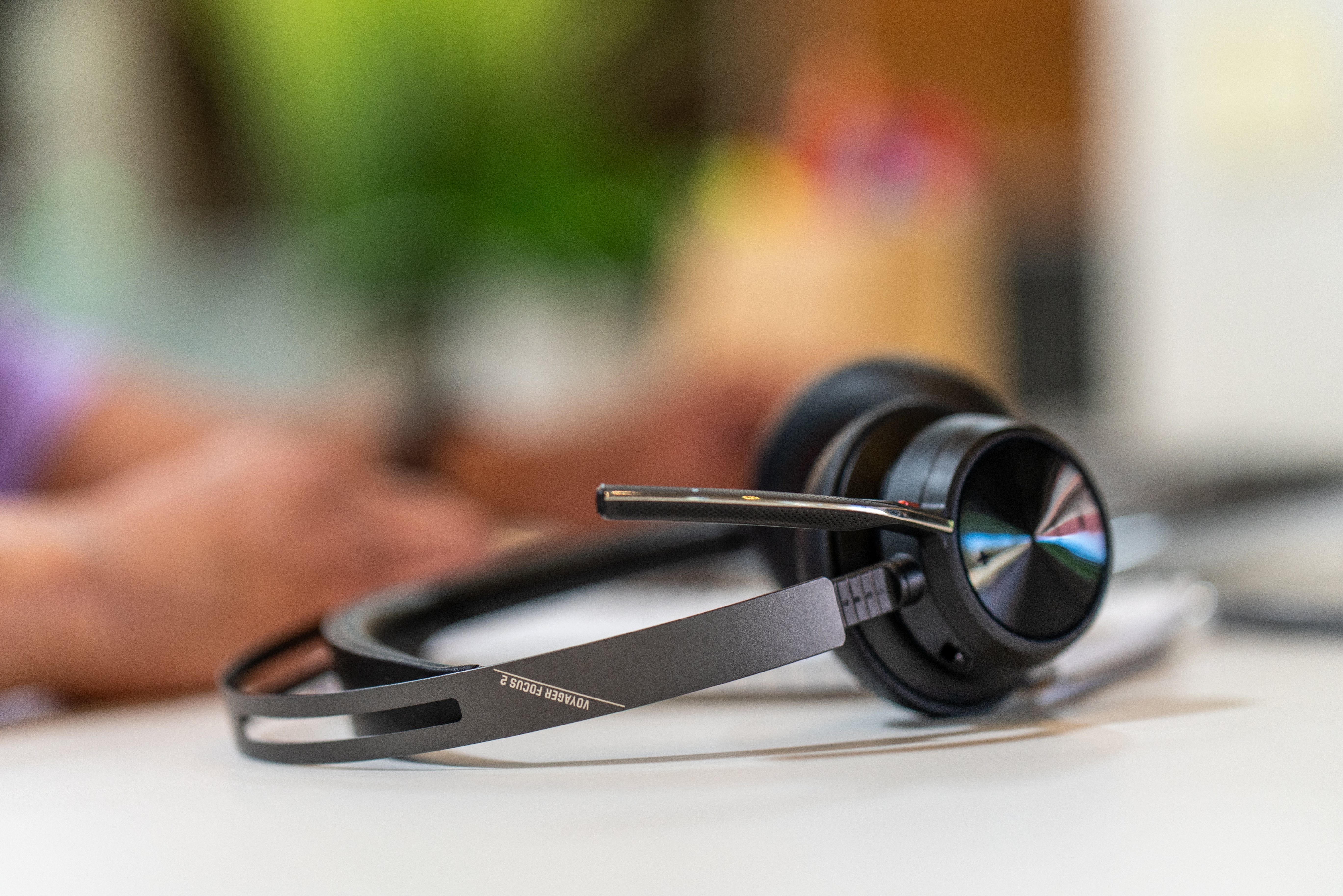 EAN 0198122157235 - HP Poly Voyager Focus 2 USB-C-C Headset +USB-C/A Adapter +Charging Stand Inalámbrico Diadema Business/Eve imagen 6