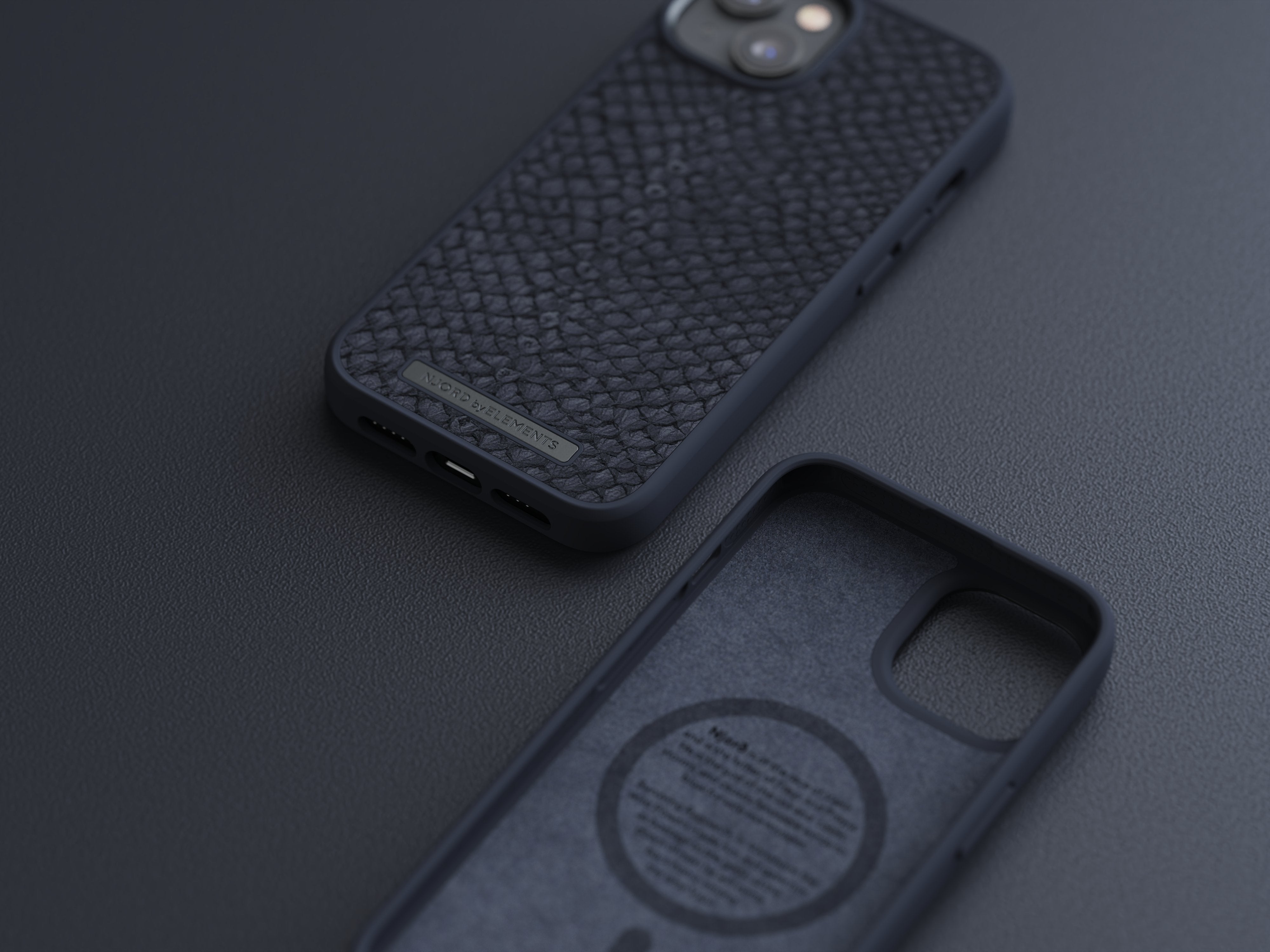 Funda De Cuero Iphone 14 (6.1) Negro