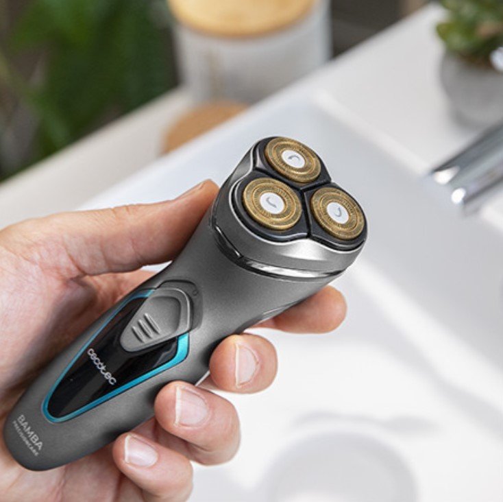 Afeitadora Cecotec Bamba Precisioncare Titanium Perfectcut Con Batería 3 Accesorios
