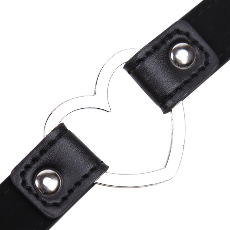 Collar Con Aro En Forma De Corazón Negro