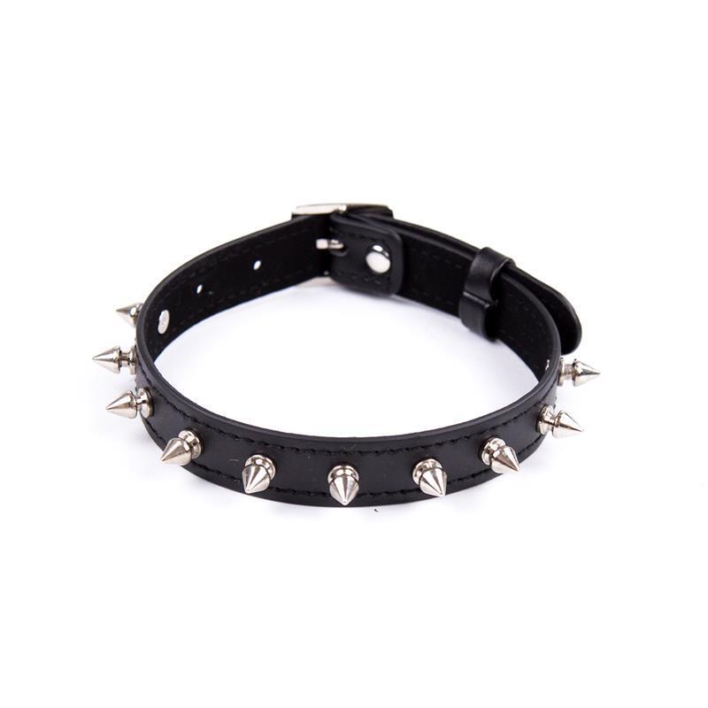 Collar Con Pinchos Negro