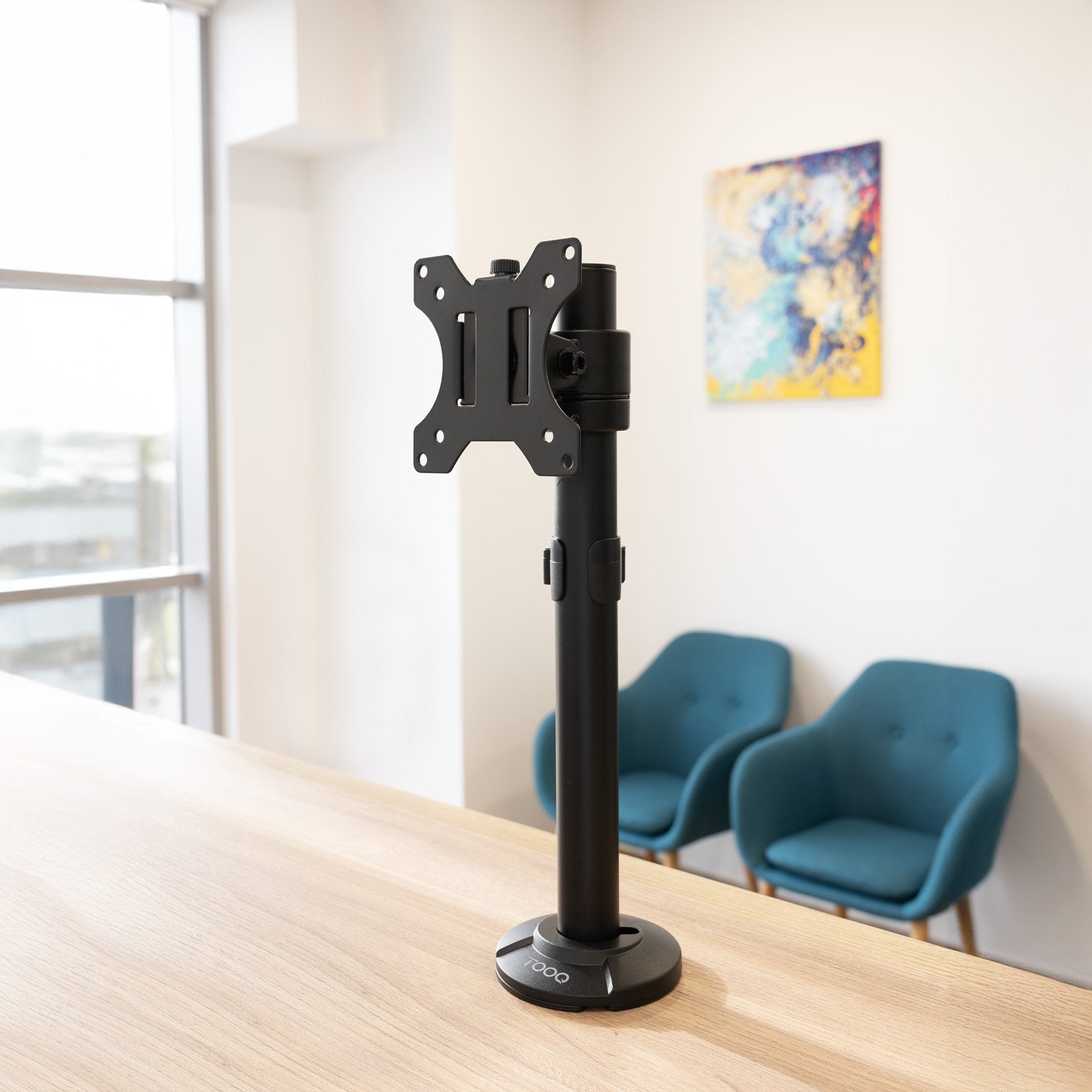 Soporte De Mesa Para Monitor Tooq Db1131tn-B Giratorio Inclinable Hasta 8kg