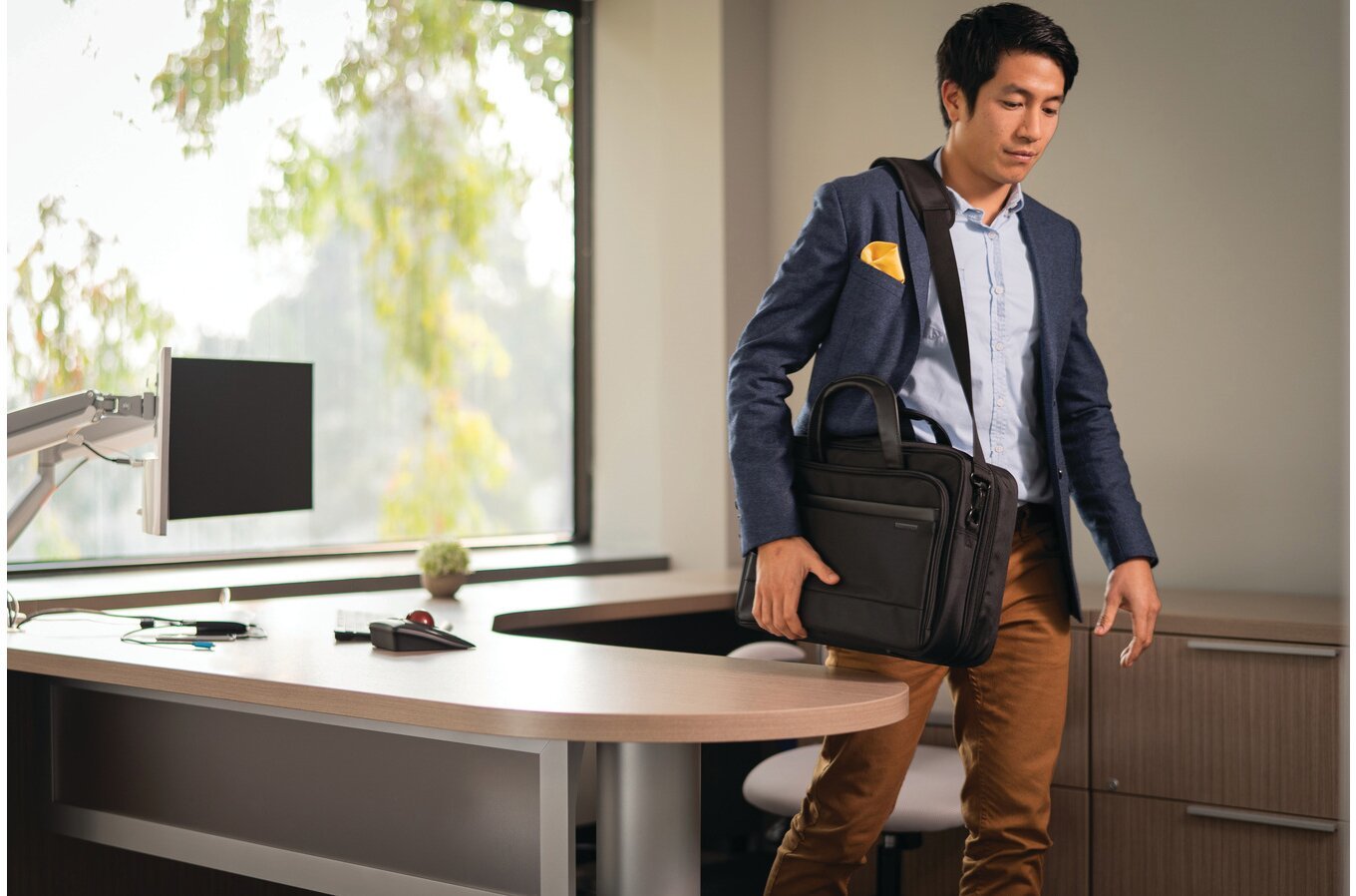 Kensington Maletín Contour 2.0 Business Para Portátiles: 15,6