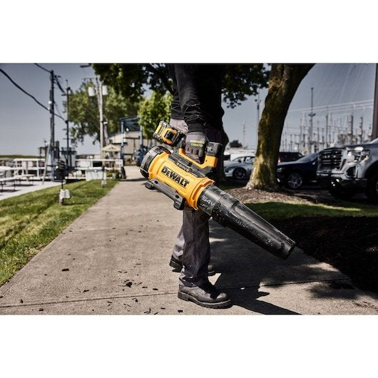Soplador De Hoja Dewalt Dcmbl777n-Xj  54 V 258 Kmh