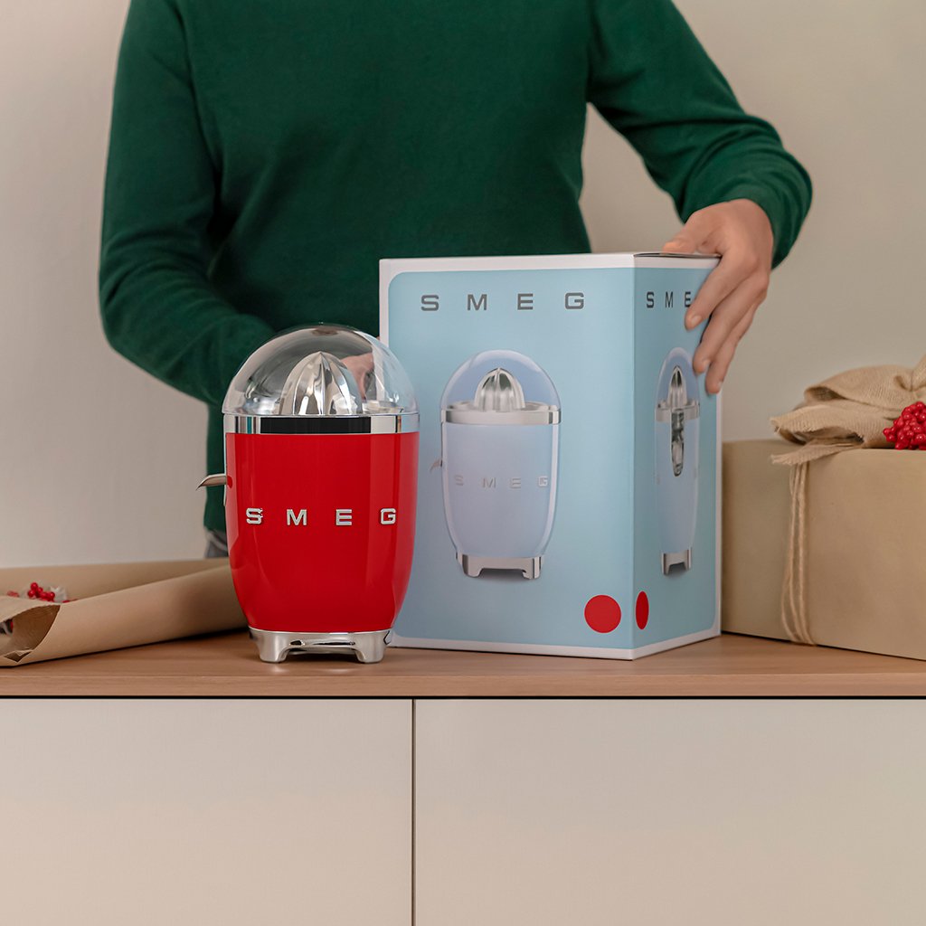 EAN 8017709318925 - Smeg CJF11RDEU prensa de cítricos eléctricos 70 W Rojo imagen 4