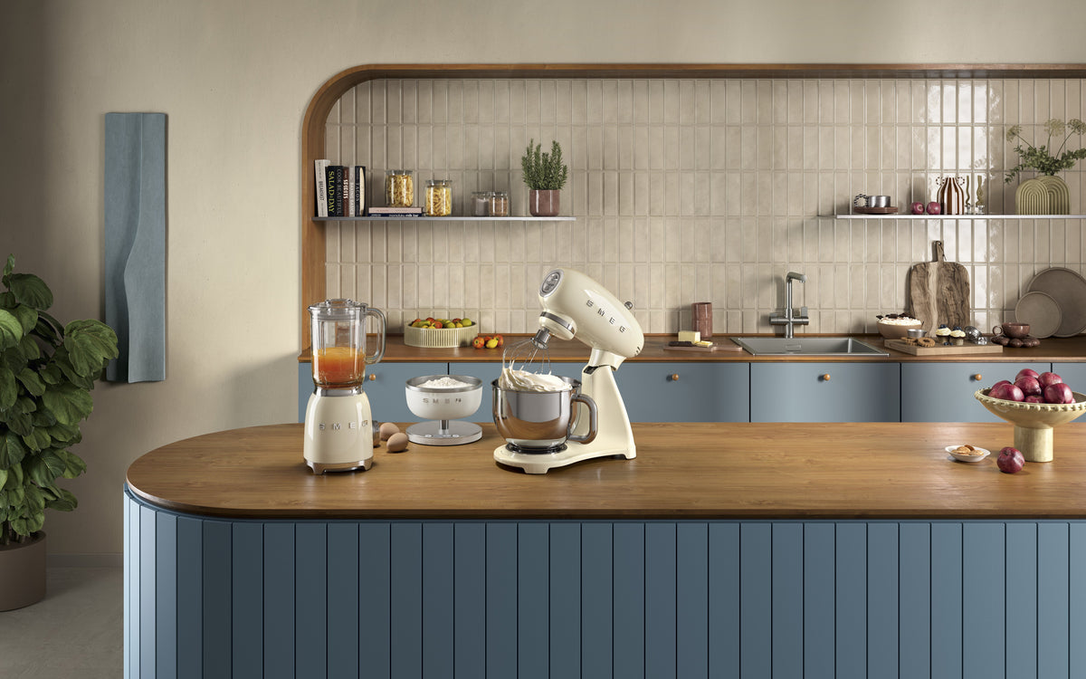 EAN 8017709353759 - Smeg SMF05CREU batidora Batidora de varillas 1000 W Crema de color imagen 20