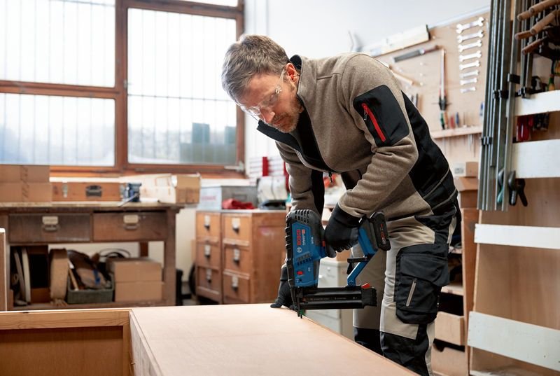 EAN 4053423253009 - Bosch GNH 18V-50 M Professional Pistola de clavos Batería imagen 6