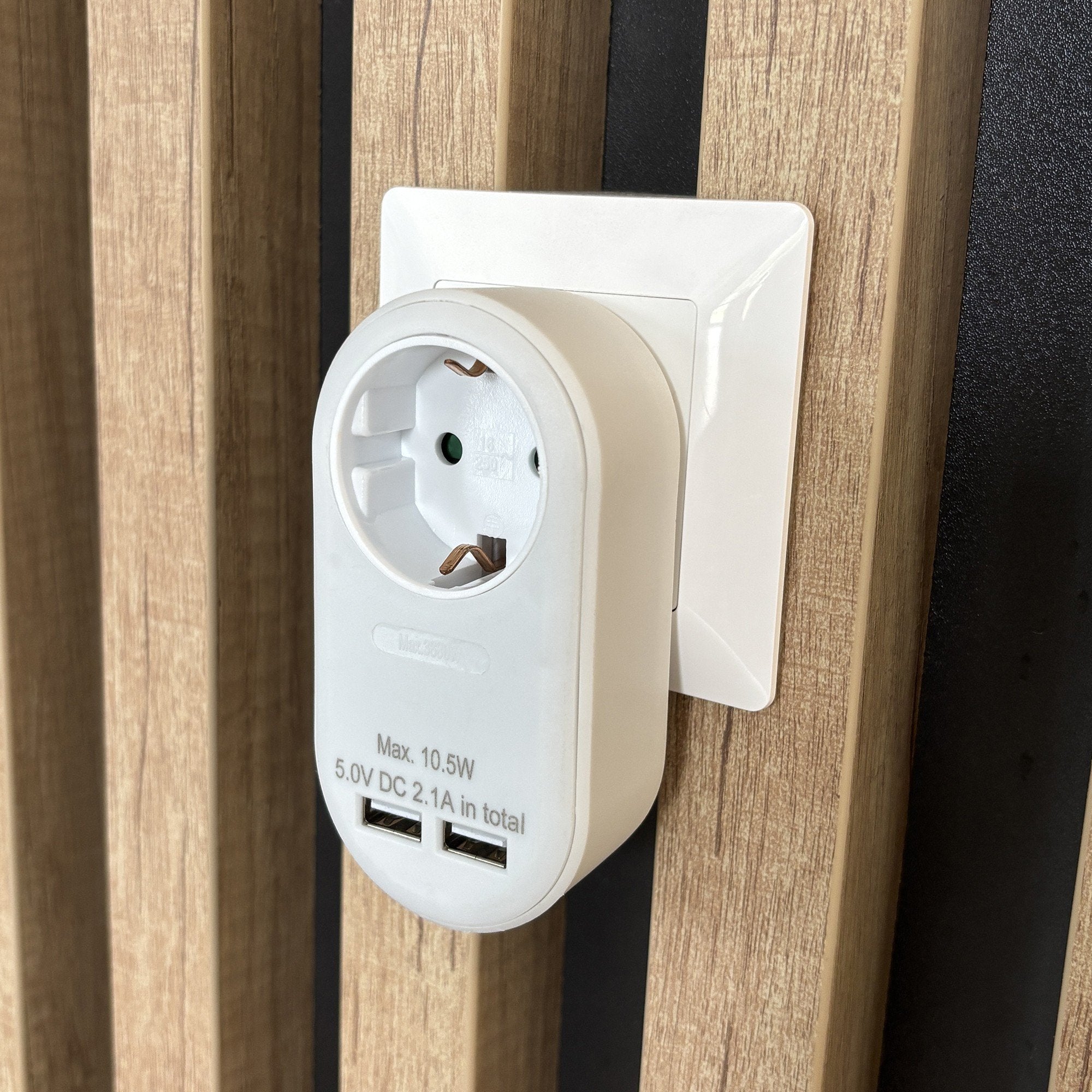 Entac Meckdosenadaptador + 2x Usb-A Blanco