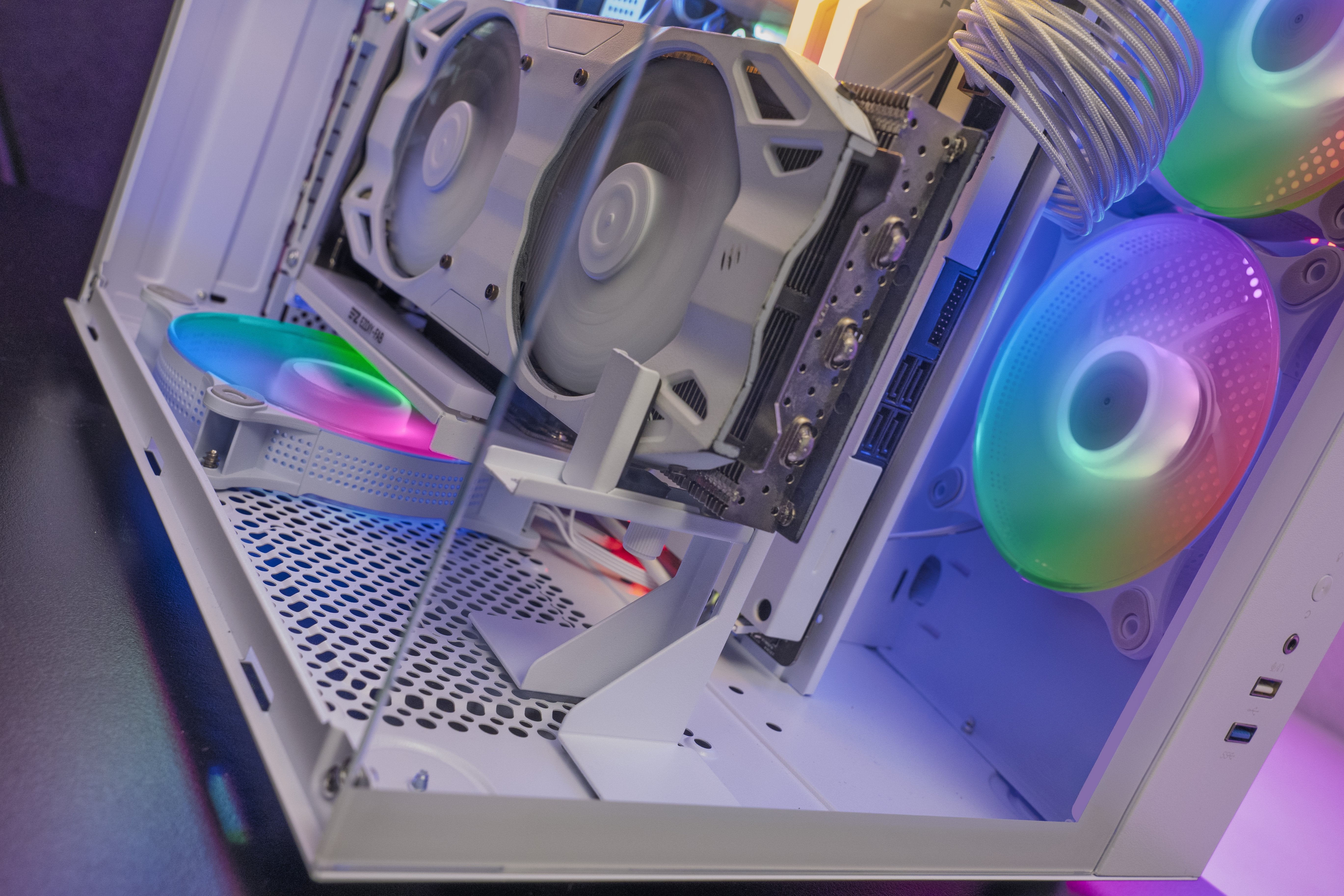 Soporte Para Tarjeta Gráfica Mars Gaming Mca-Gcbpro Compatibilidad Universal Blanco