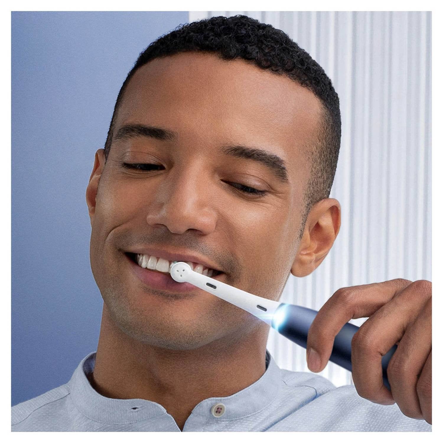EAN 4210201409311 - Oral-B iO Series 7N Sapphire Blue Adulto Cepillo dental vibratorio Azul imagen 3