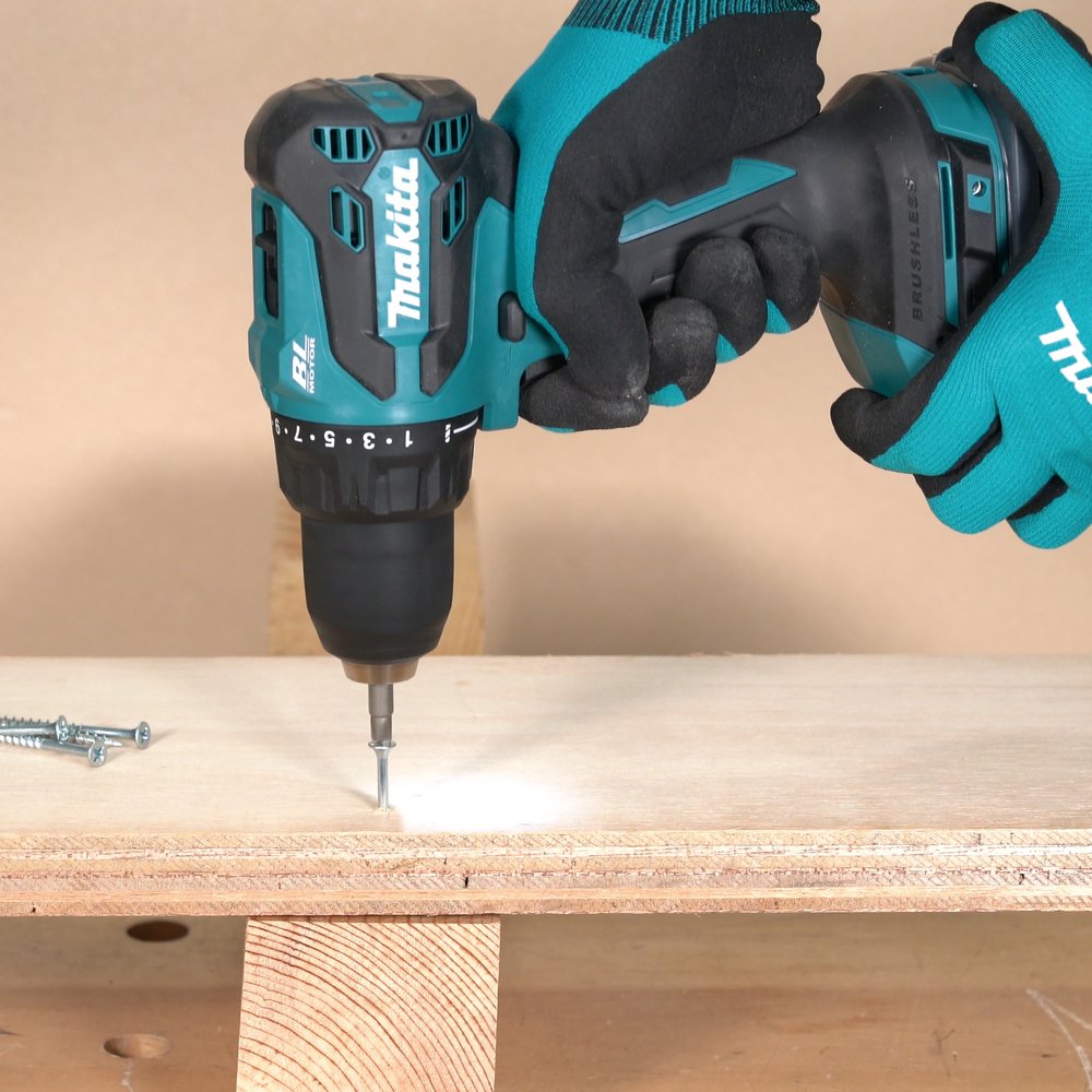 EAN 0197050009845 - Makita DDF490Z taladro 1900 RPM Sin llave 1,7 kg Azul, Negro imagen 19