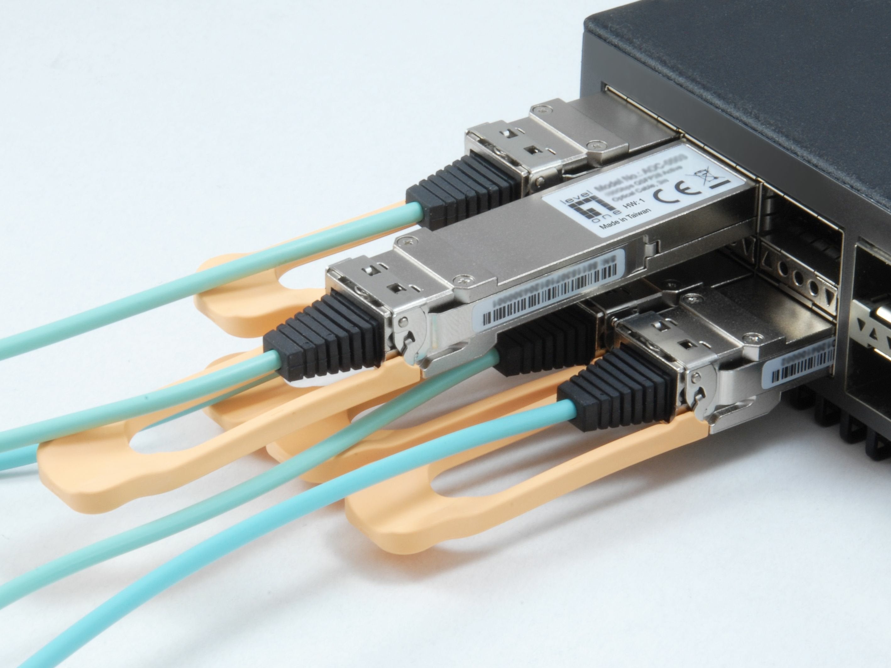 EAN 4015867224137 - LevelOne AOC-0501 red modulo transceptor Fibra óptica 103100 Mbit/s QSFP28 850 nm imagen 3