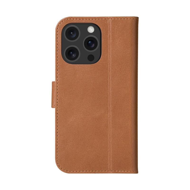 Dbramante1928 Copenhagen Funda Con Tapa Para Teléfono Móvil Cuero De Grano Entero Marrón Para Apple Iphone 16 Pro