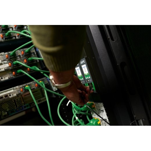 Apc Netshelter Rack Pdu Advanced Unidad De Distribución De Potencia (Montaje En Bastidor) Medido Ca 415 V 8.6 Kw 8600 Va Trifásico Ethernet 10/100/1000 Input: Iec 60309 560p6 Conectores De Salida: 42 (21 Iec 60320 C13/C15 21 Iec 60320 C