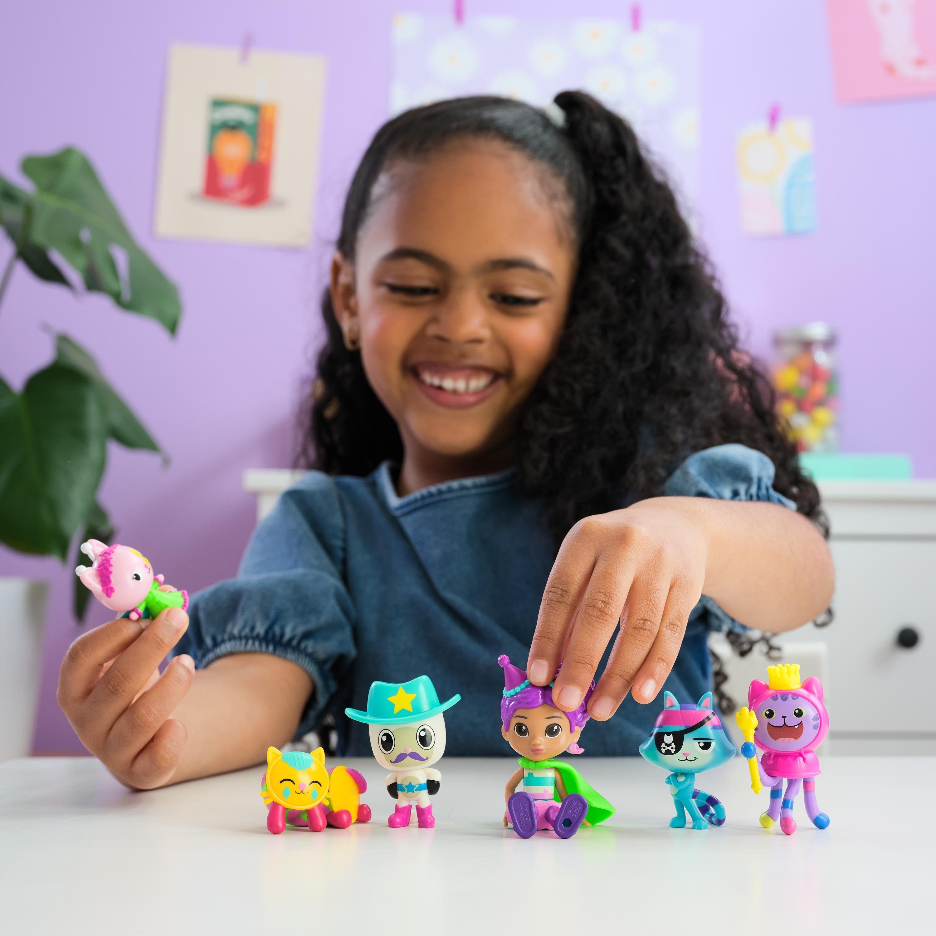 Casa De Muñecas De Spin Master Gabby: Set De Regalo Con Figuras De Fiesta, Figura De Juguete   6069603
