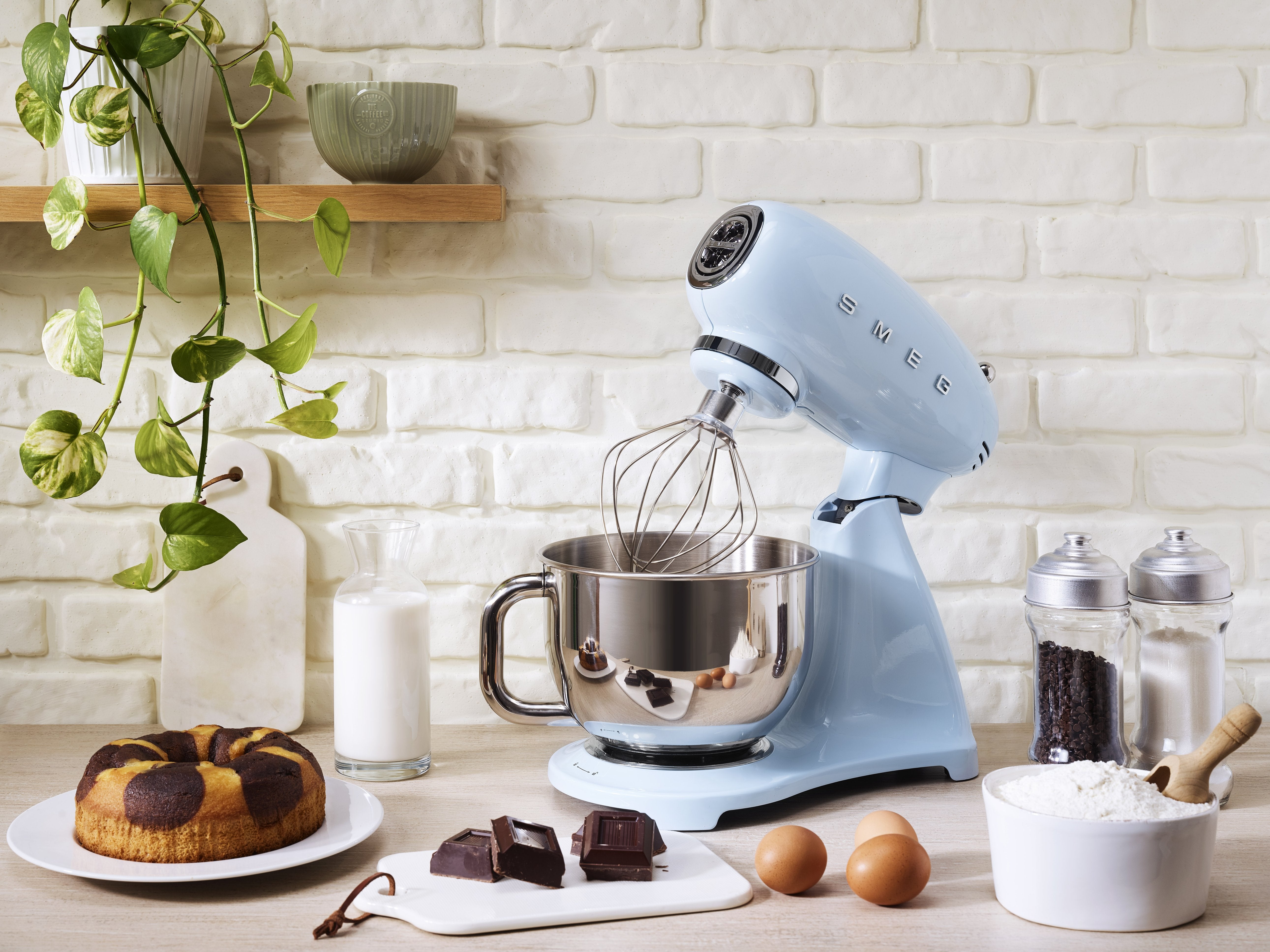 EAN 8017709311902 - Smeg SMF03PBEU batidora Batidora de varillas 800 W Azul imagen 10