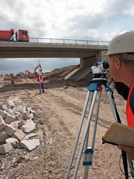 EAN 3165140711395 - Bosch GOL 32 G nivel 120 m Azul, Gris imagen 8