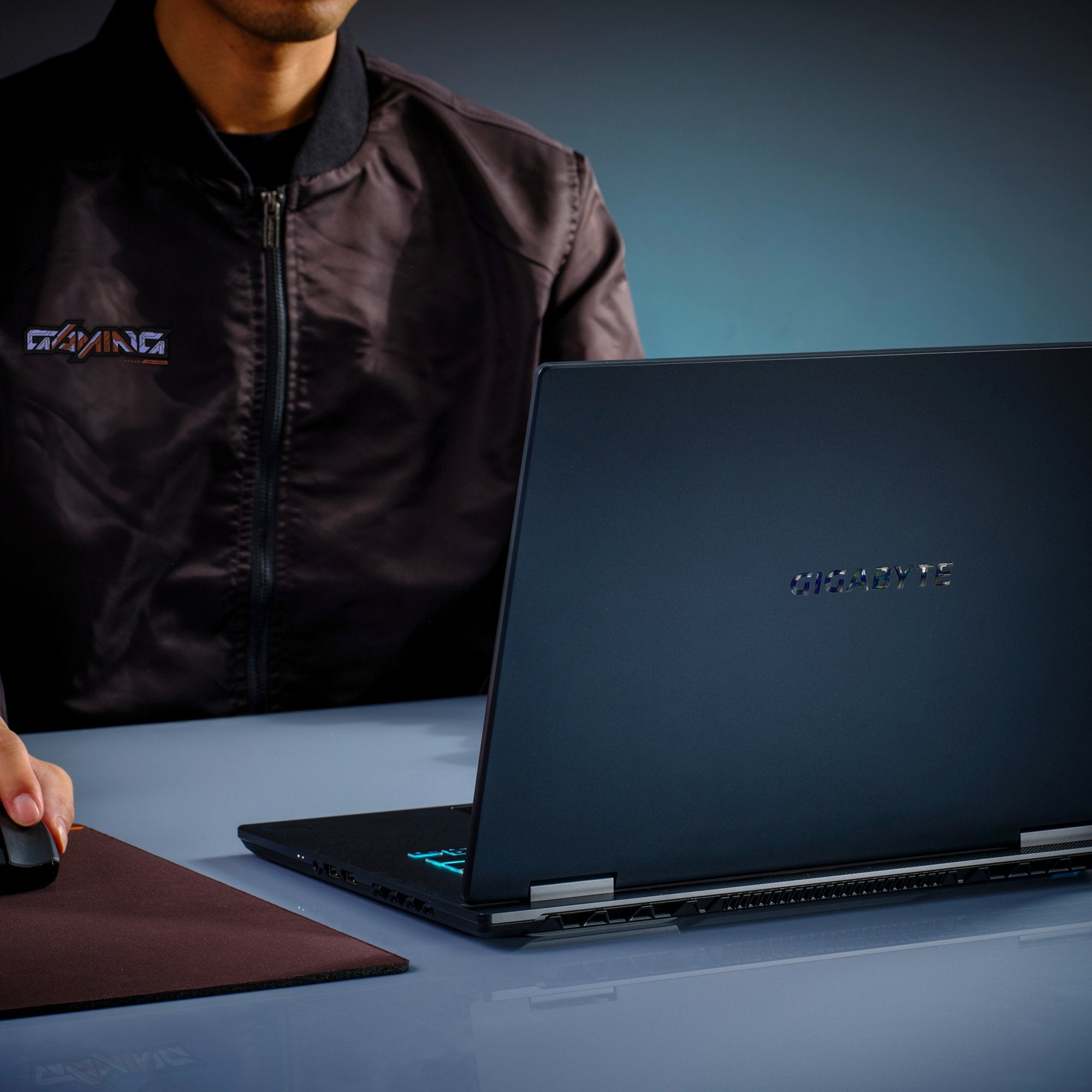 Portátil Gigabyte A16 Cwhi3es864sd I7-13620h  Rtx5070 32gb 1tb 16" Wuxga Freedos
