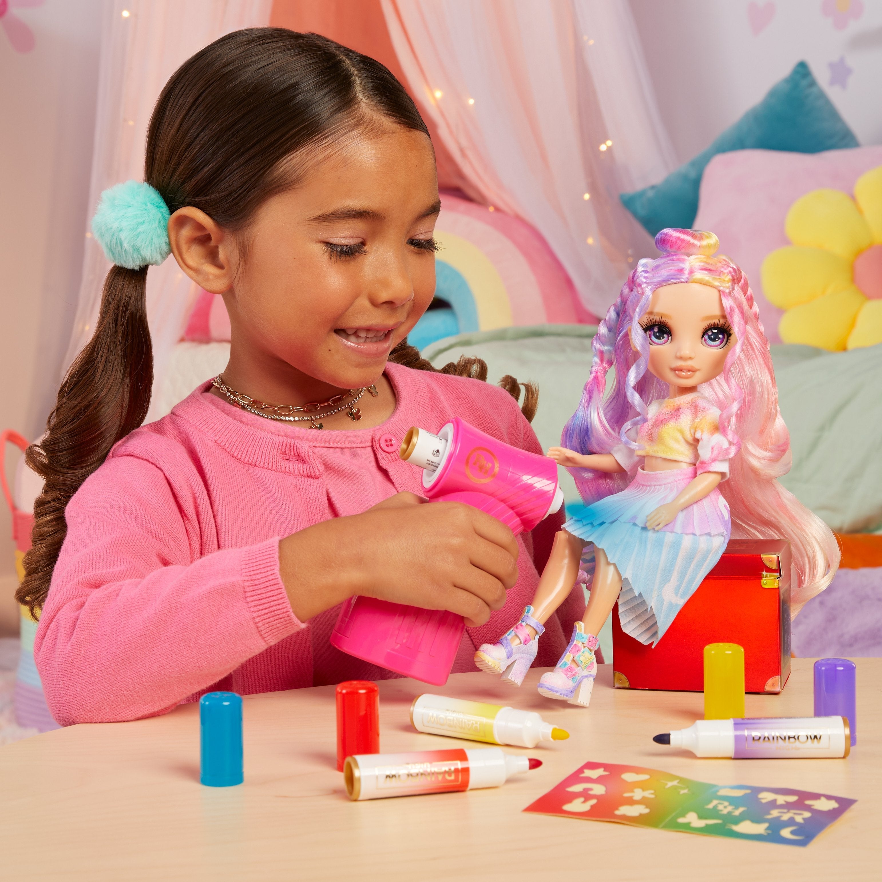 EAN 35051543350 - Rainbow High Air Brush & Create Fashion Dolls - Purple Eyes imagen 11