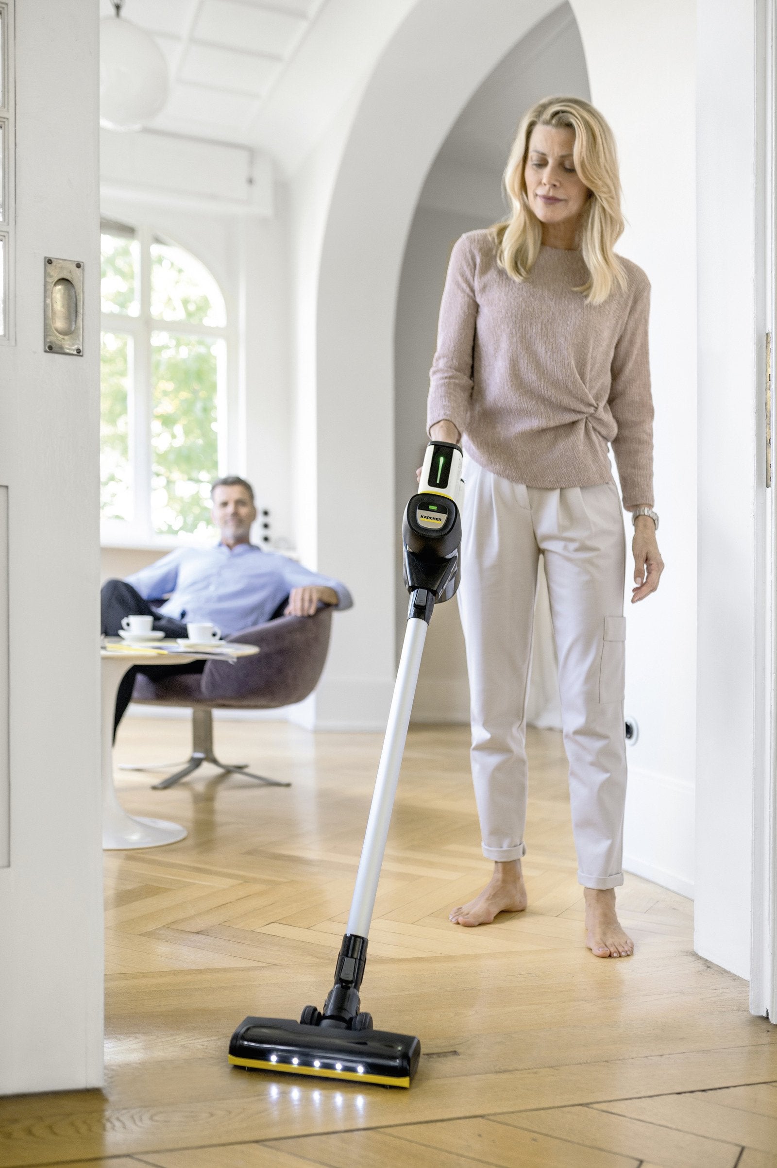 EAN 4054278975627 - Kärcher VC 7 Cordless yourMax Aspiradora escoba 2 en 1 Batería Secar HEPA Sin bolsa 0,8 L Gris, Blanco 2, imagen 4