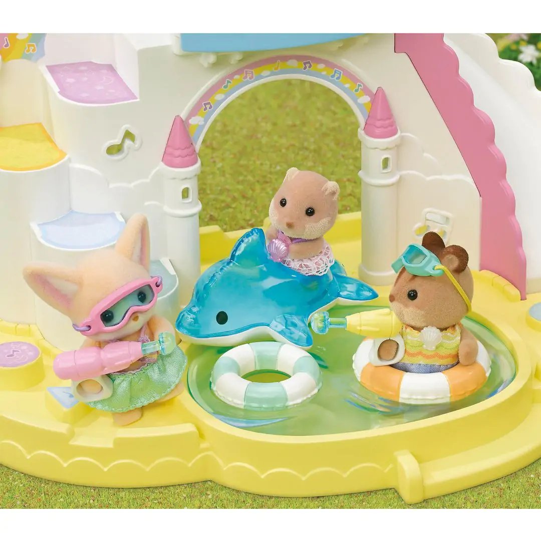 Epoch Sylvanian Families - Erlebniskindergarten Freunde "Poolspass" 5749