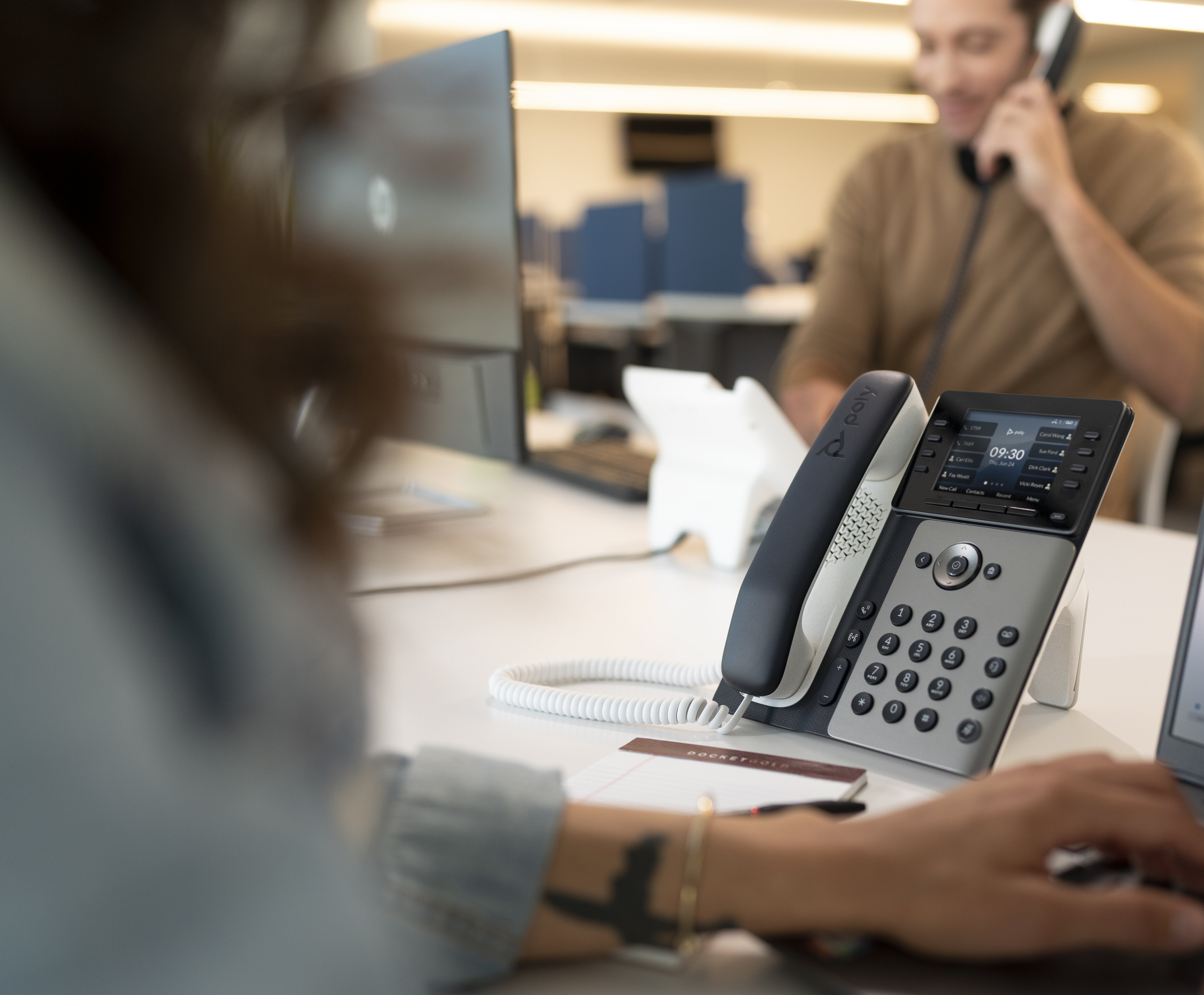 Poly Edge E320 - Teléfono Voip - Con Interfaz De Bluetooth - De 3 Vías Capacidad De Llamadas - Sip - Negro