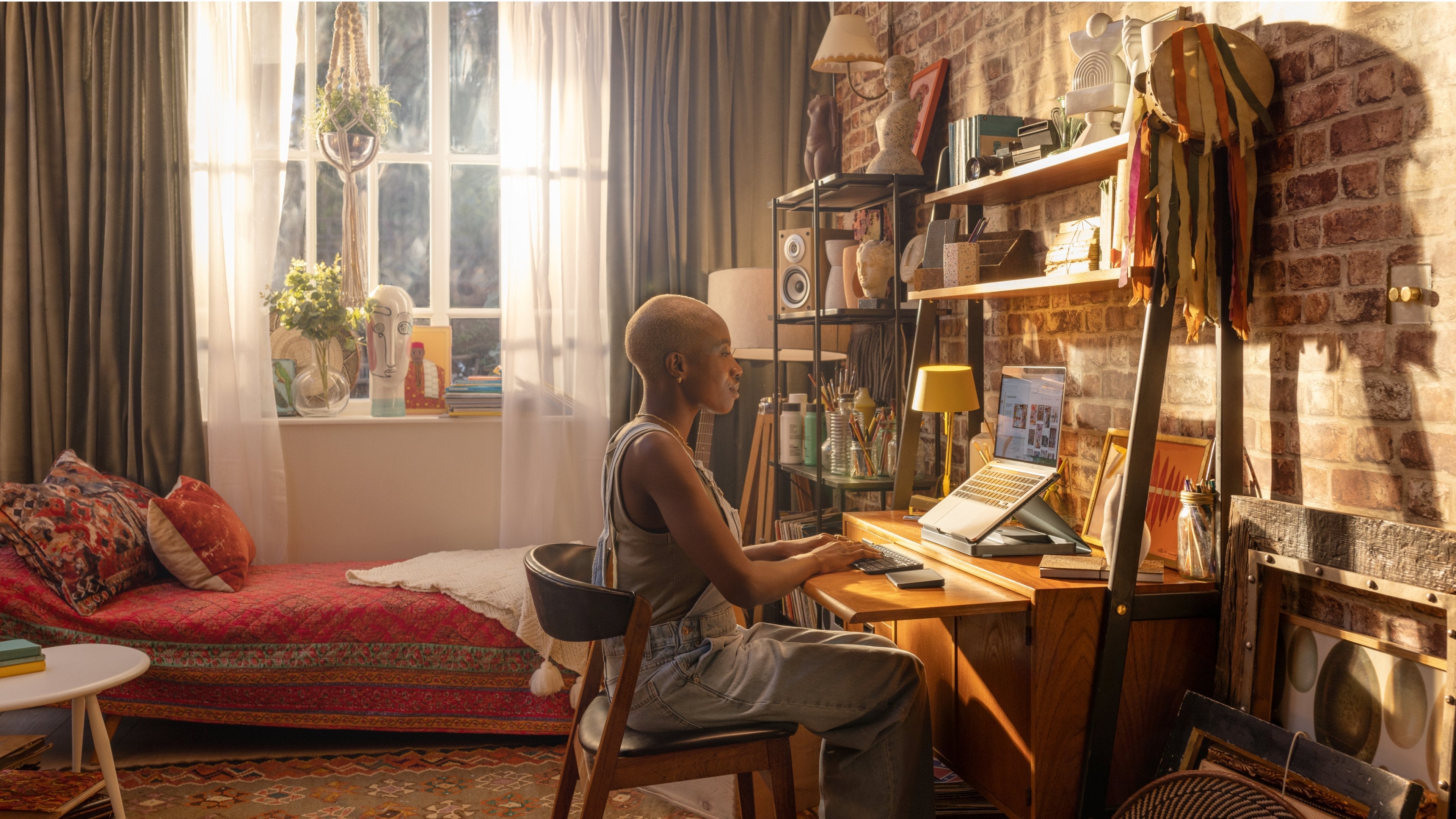 Logitech Casa Pop-Up Desk Conjunto De Teclado Y Zona Táctil Inalámbrico Bluetooth Le Elegancia Clásica