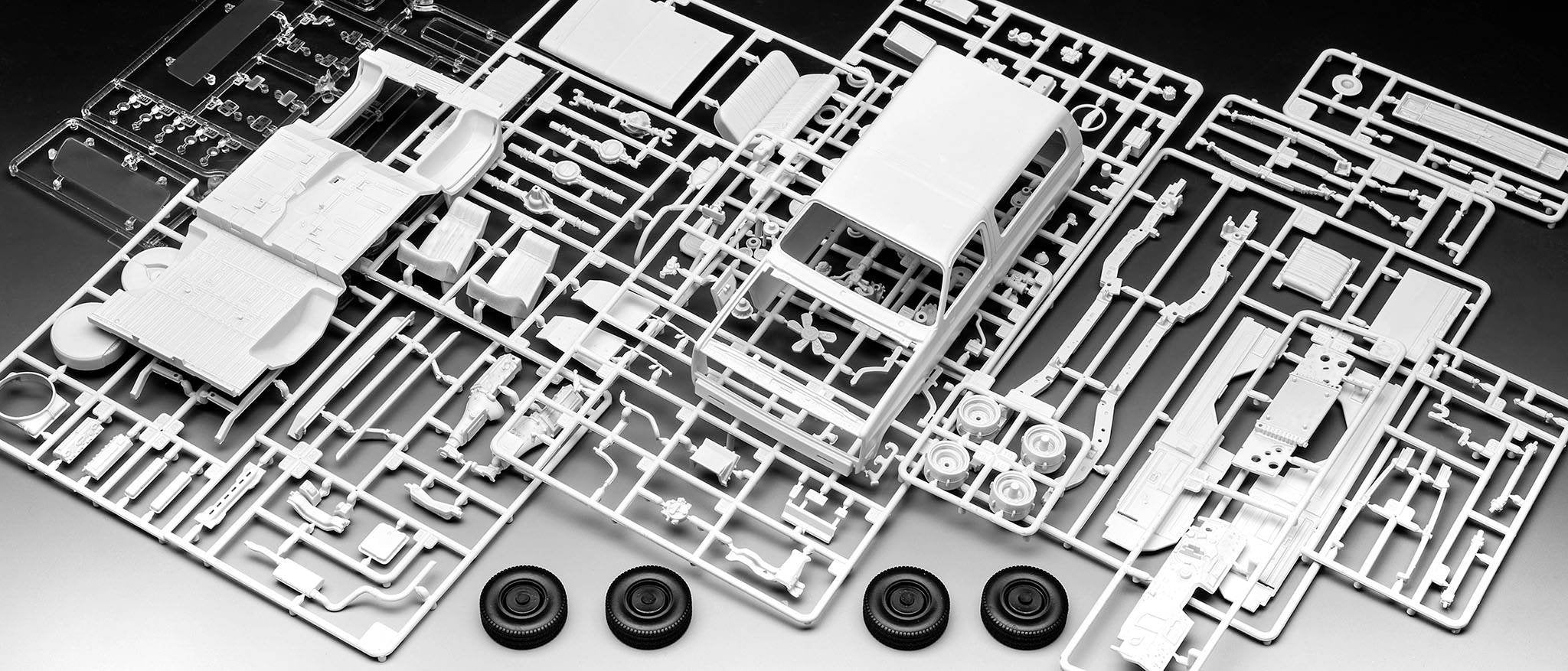 Model Do Sklejania Samochód 1985 Chevrolet K5 Blazer S 1/25