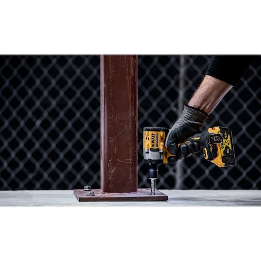 Llave De Impacto Inalámbrica Dewalt Dcf921nt, 18 Voltios, 1/2" Amarillo/Negro, Sin Batería Ni Cargador, En Caja Tstak Dcf921nt-Xj