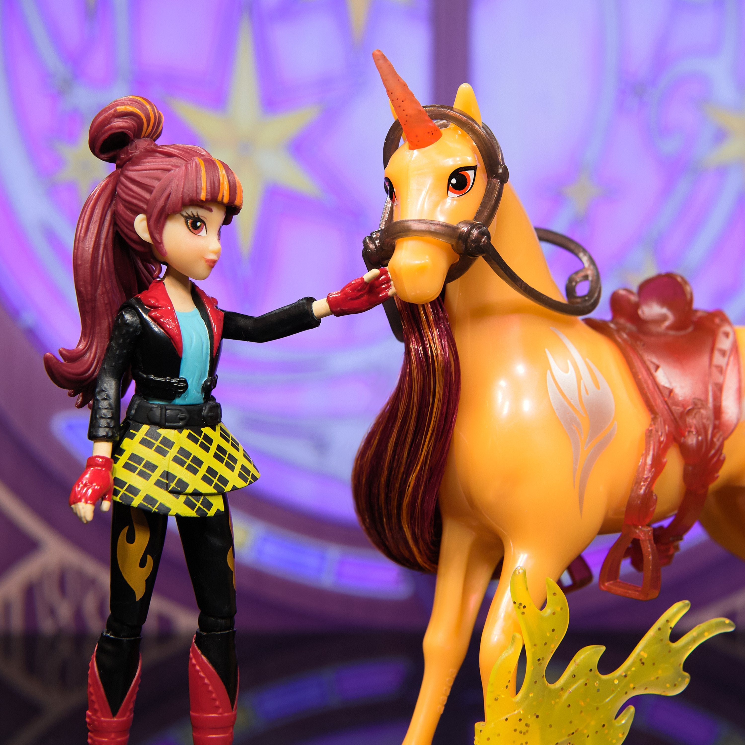 Spinmaster Unicorn Academy - Valentina Und Einhorn Cinder (Mit Echter Mähne Und Schweif Sowie Bürste) 6072677