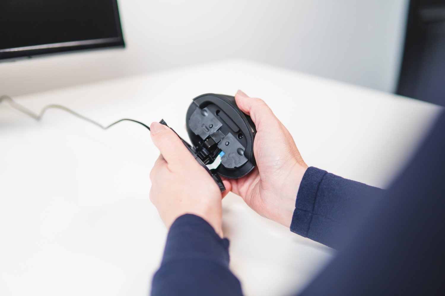 EAN 8717399995184 - BakkerElkhuizen Oyster Mouse Wired ratón Oficina Ambidextro USB tipo A Laser 1200 DPI imagen 5