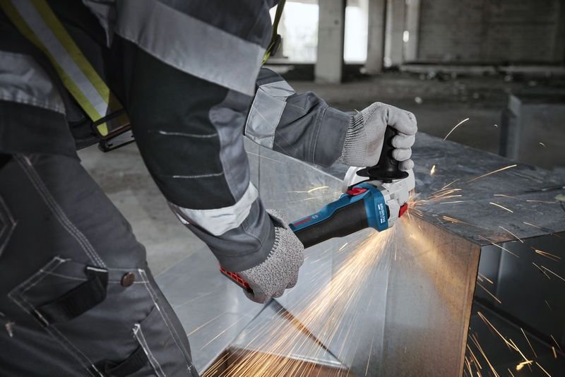 Amoladora Angular A Batería Bosch Professional Gws 18v-8 Professional Solo, 18 Voltios Azul, Sin Batería Ni Cargador, En L-Boxx 06019n9001