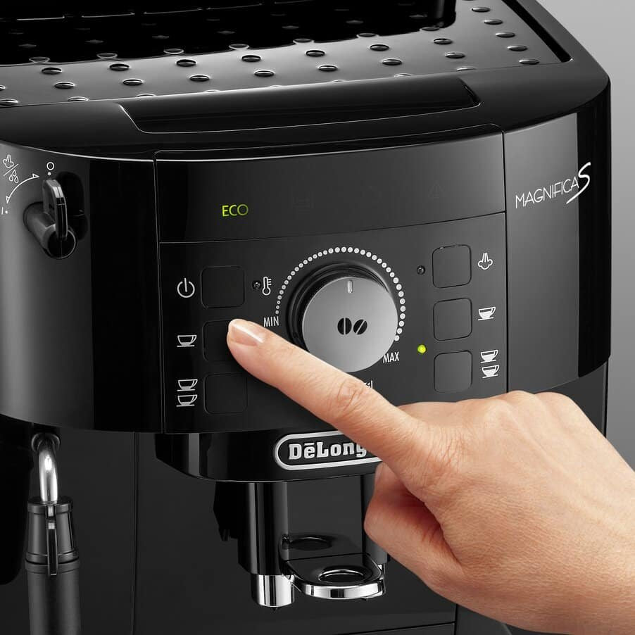 De Longhi Magnifica S Kaffeevollautomat  Schwarz