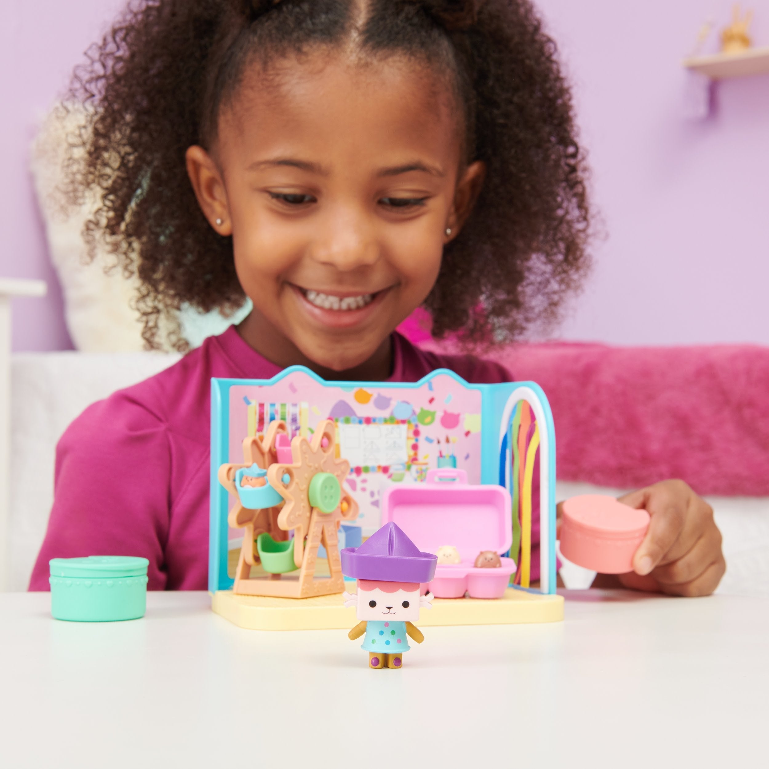 Spin Master Gabby'S Dollhouse Deluxe Room-A-Re-Room, Telón De Fondo 6064151