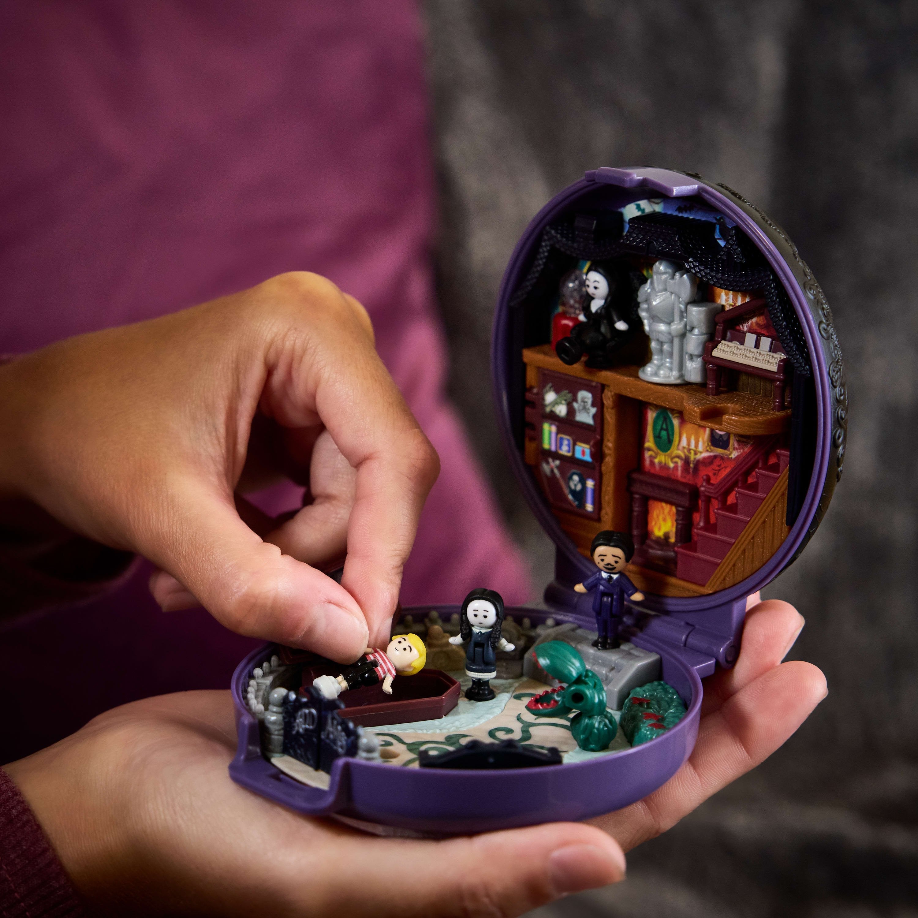 Zestaw Kolekcjonerski Polly Pocket Rodzina Adamsów