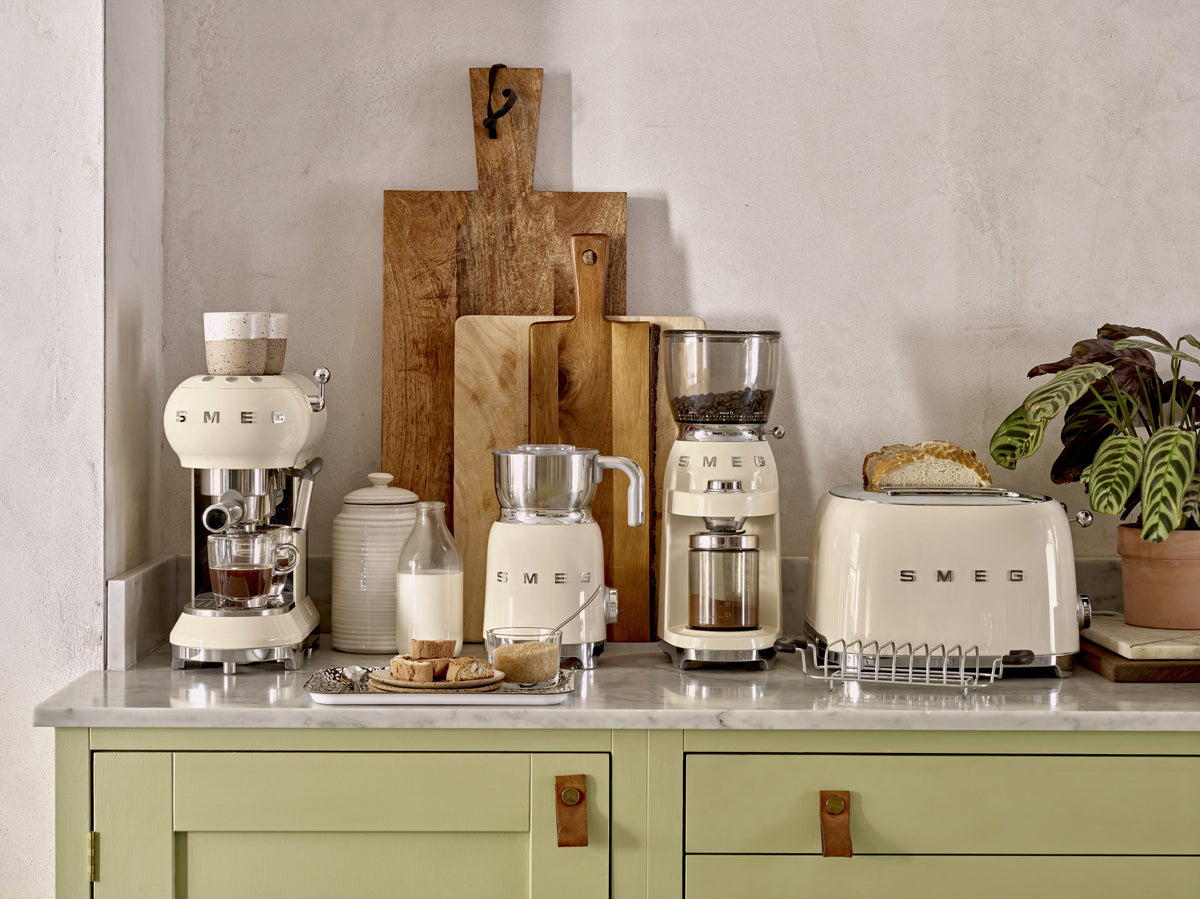 EAN 8017709263348 - Smeg TSF03CREU tostadora 6 4 rebanada(s) 2000 W Crema de color imagen 7