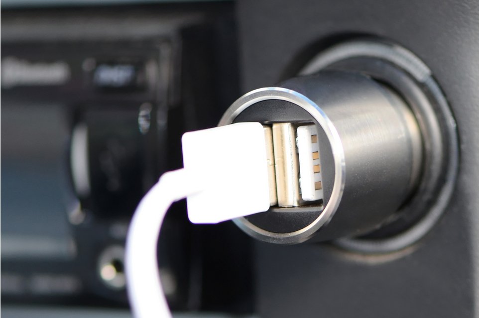 Cargador 2 Puertos Usb  Para Coche 2x2,4a Metalico Carga Rapida