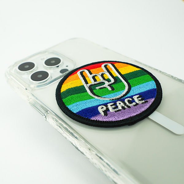Laut Magmoji Badge Peace Fashion Compatible With Magsafe