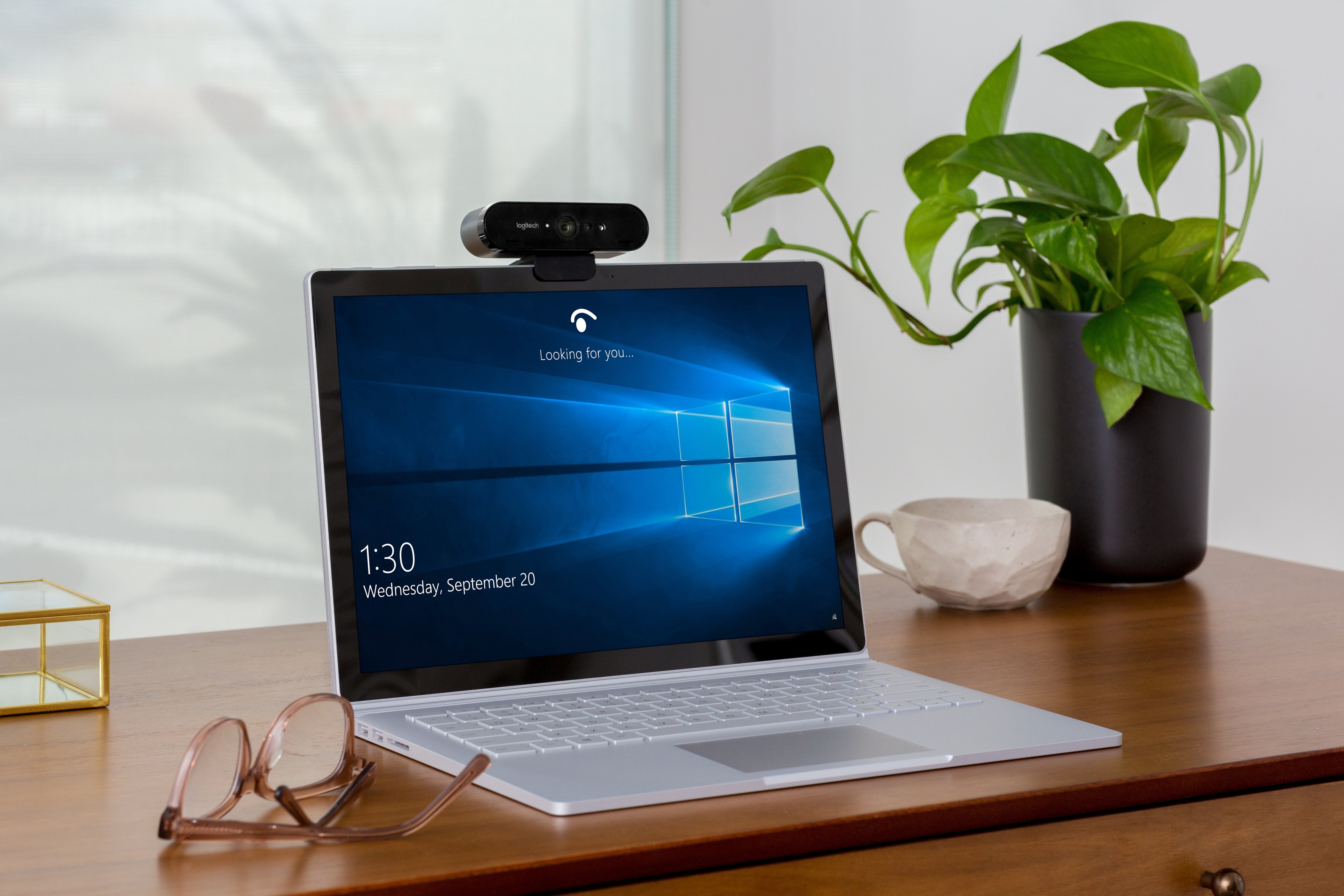 Logitech Webcam Brio Reslolucion 4k 90º Vision , Zoom Digital 5x, Enfoque Automatico