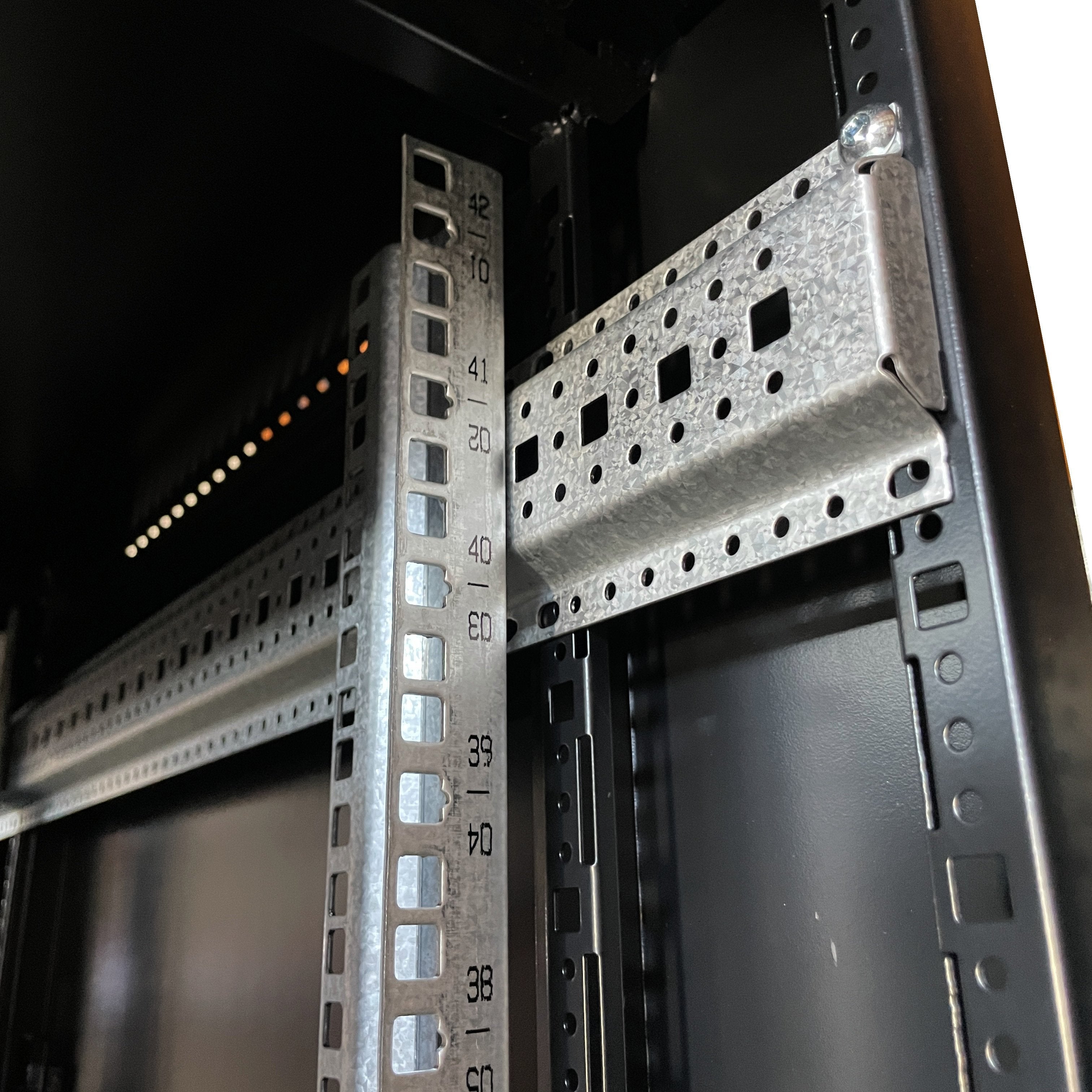Armario Rack Mural 19" Phasak 15u   600x600 Negro + Ventilacion/Luz Azul