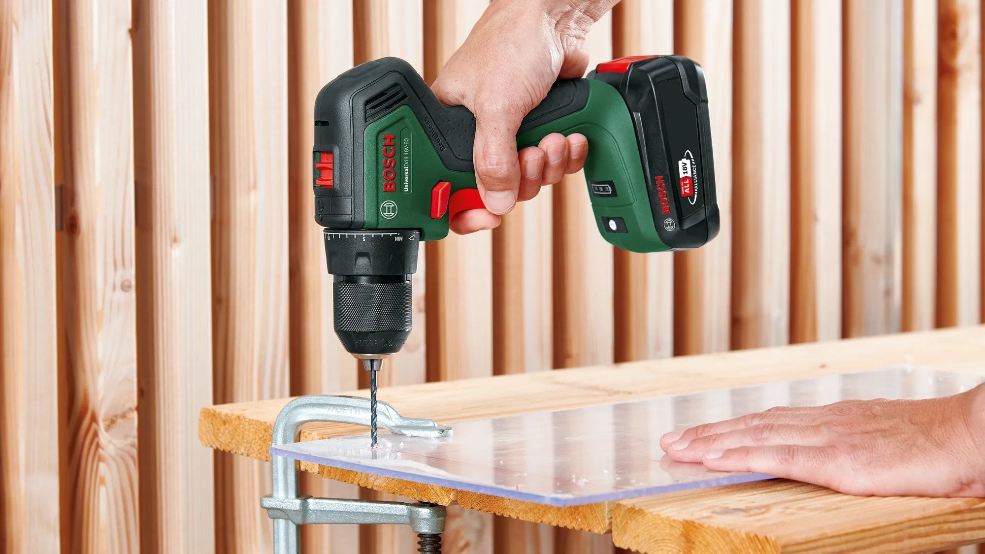 Bosch Taladro/Atornillador Inalámbricouniversaldrill 18v-60 06039d7001