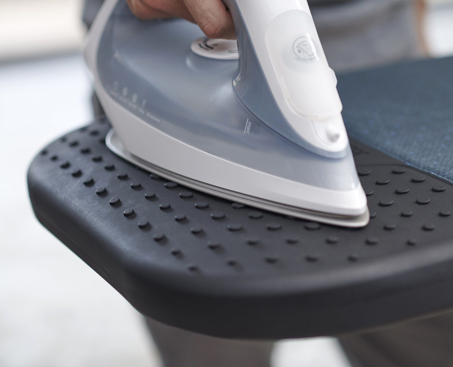 Joseph Joseph Glide Plus 130cm Bügelbrett Inkl. Hochwertigem Be