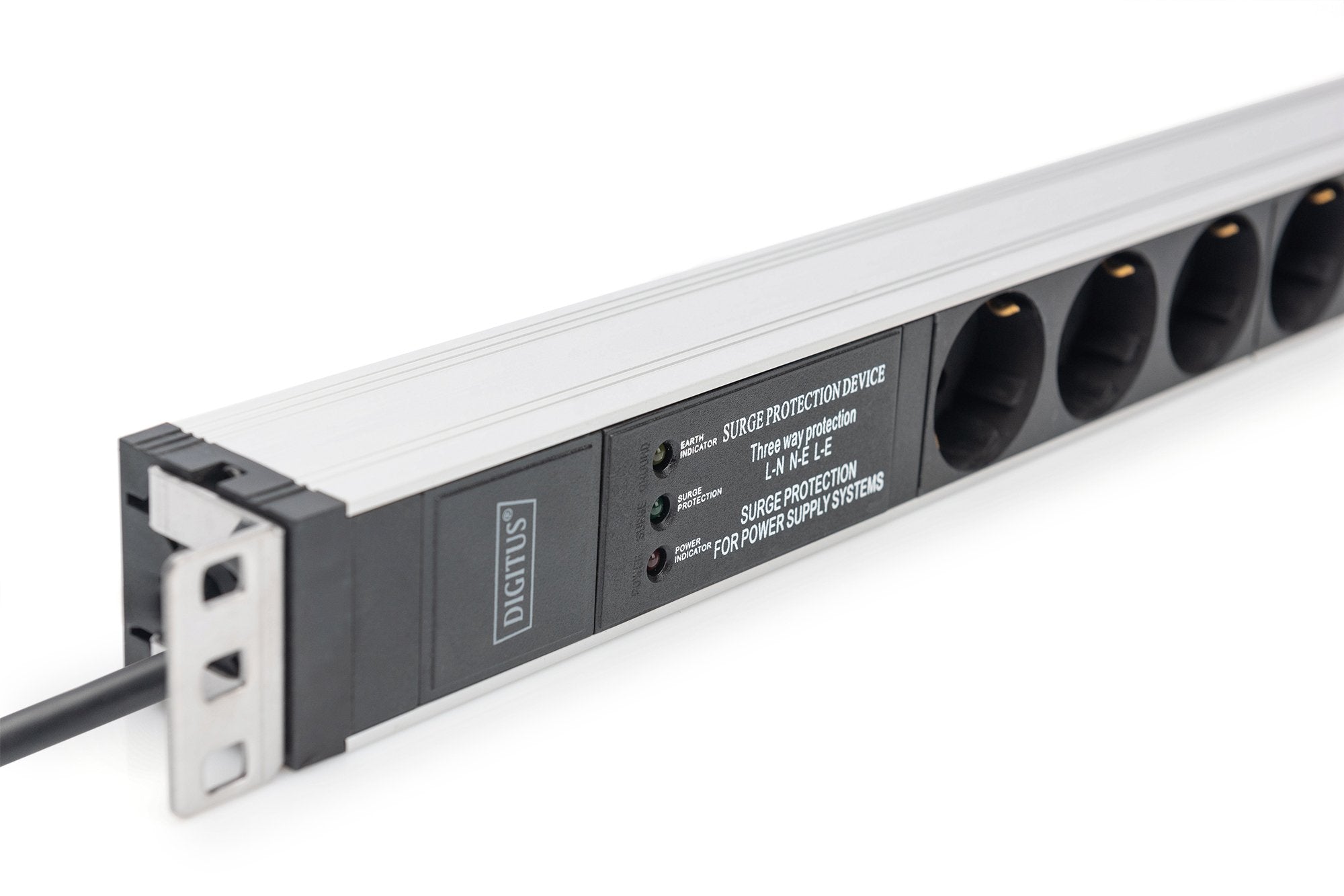 Regleta Aluminio Rack 19"  6 Schuko, Entrada Schuko Cee 7/7 16a 2m 1u Con Proteccion Sobretenciones  Digitus