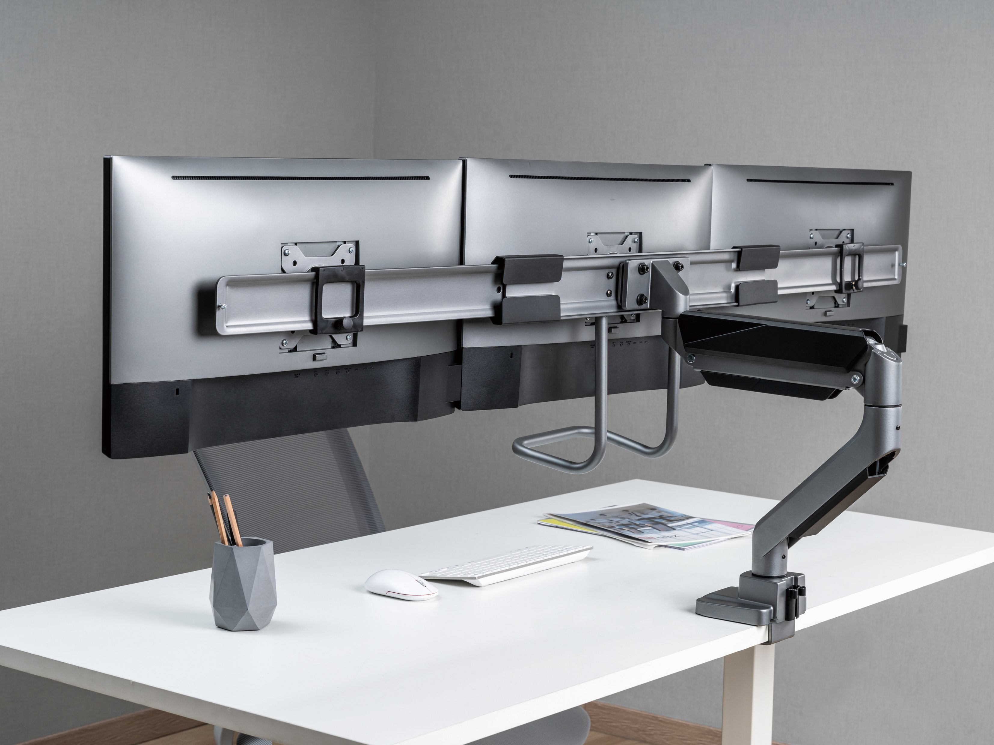 EAN 4015867236048 - Equip 650162 soporte para monitor 68,6 cm (27") Escritorio Negro imagen 9